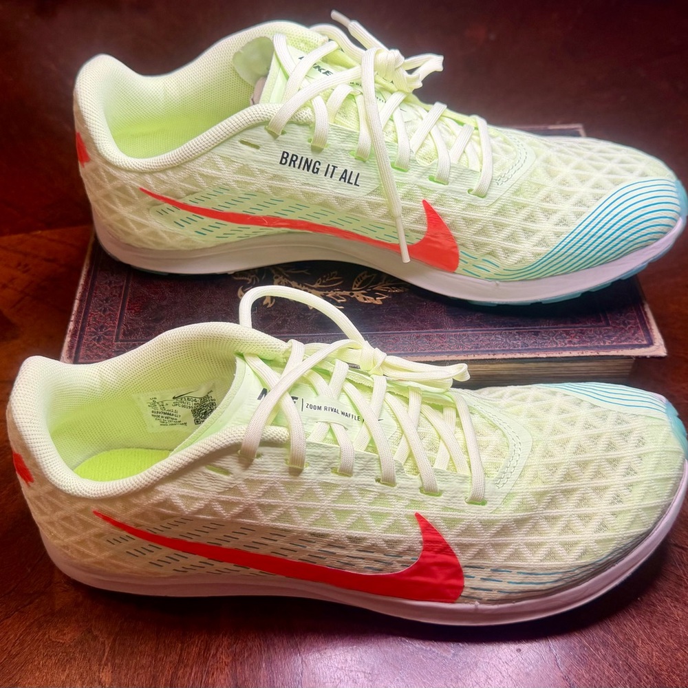 Nike Zoom Rival Waffle 5 Running Shoes (UNISEX)
Men’s Size 6 NWOT